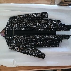 Chico's shrug lightweight, used in excellent condition